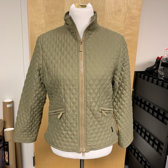 Barbour Jackets & Blazers - Ladies quilted Barbour jacket sz Med/Lg